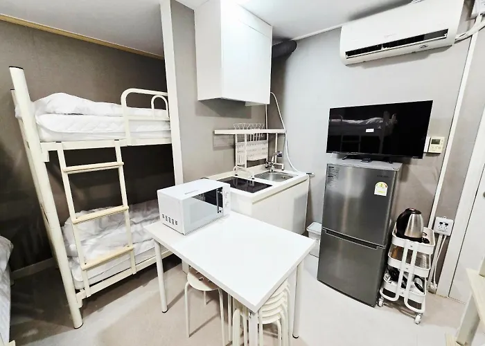Guest house White 3*