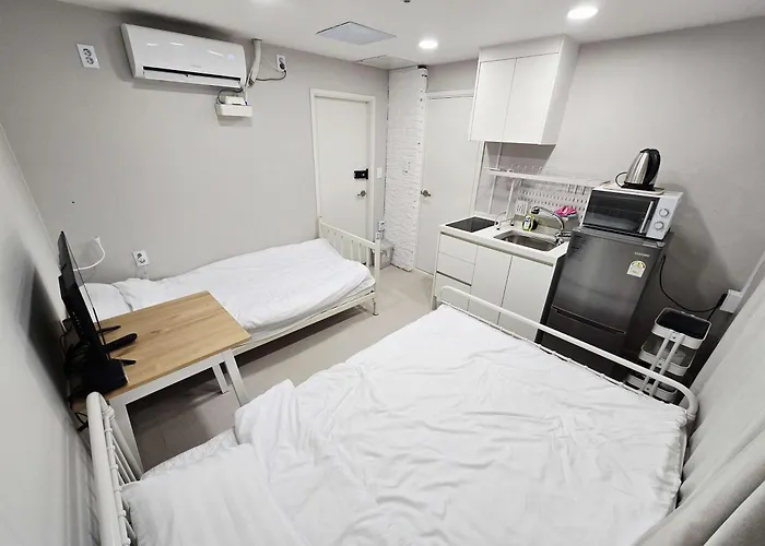 White Guest house 3*
