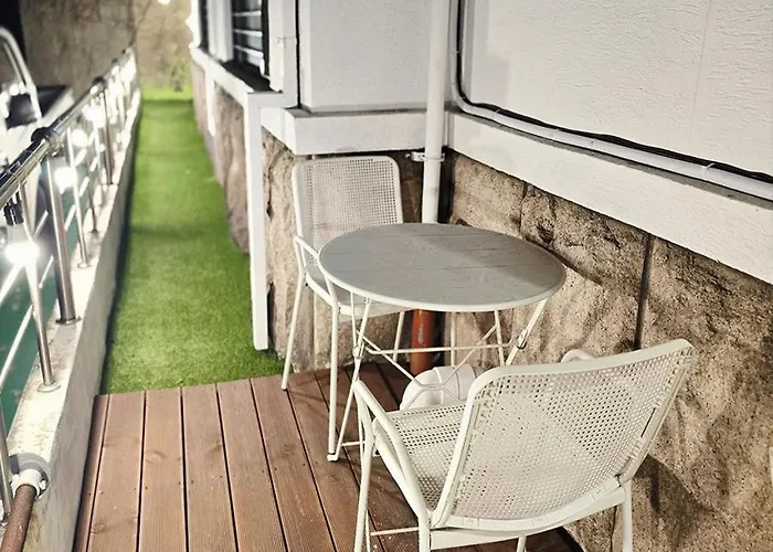 White Guest house 3*